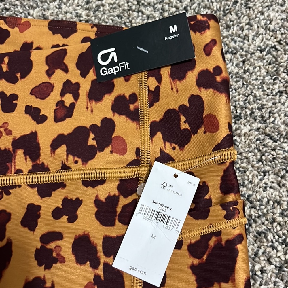 Gap Fit biker shorts - Picture 3 of 3